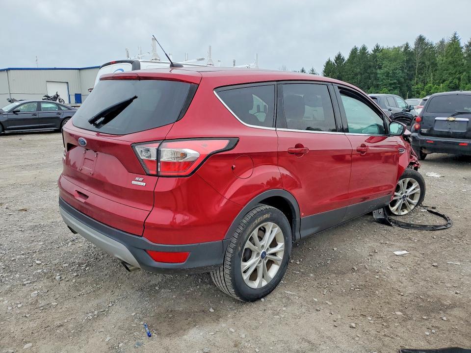 65840916 :رقم المزاد ، 1FMCU0GDXHUD57082 vin ، 2017 Ford Escape مزاد بيع