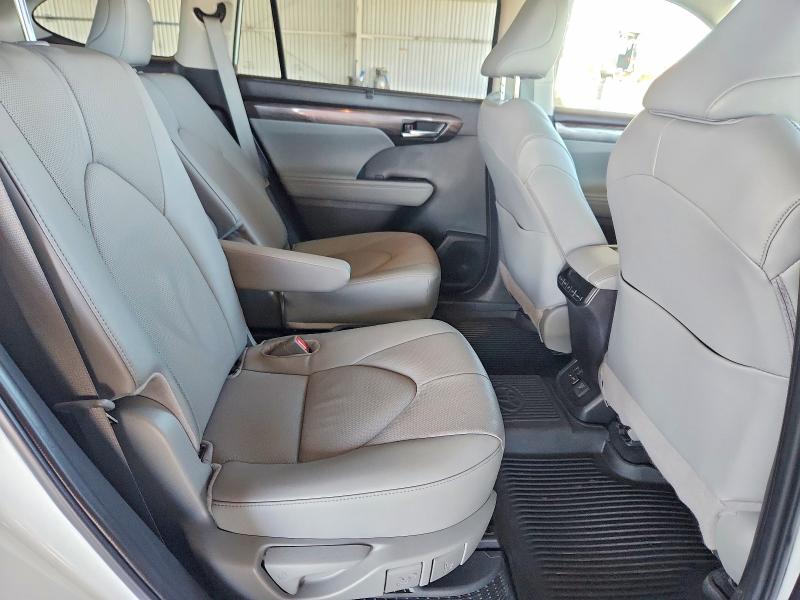 Продаж на аукціоні авто 2026 Toyota Highlander Hybrid, vin: 5TDXBRCH0TS722293, номер лоту: 63667696