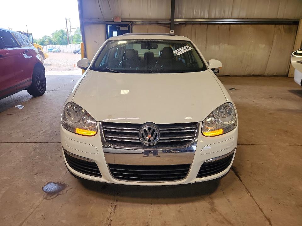 64921456 :رقم المزاد ، 3VWRZ71K29M172169 vin ، 2009 Volkswagen Jetta مزاد بيع