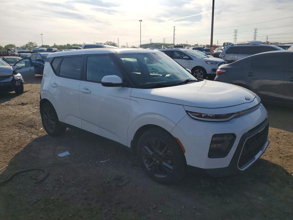66423246 :رقم المزاد ، KNDJ33AU2M7753878 vin ، 2021 Kia Soul مزاد بيع