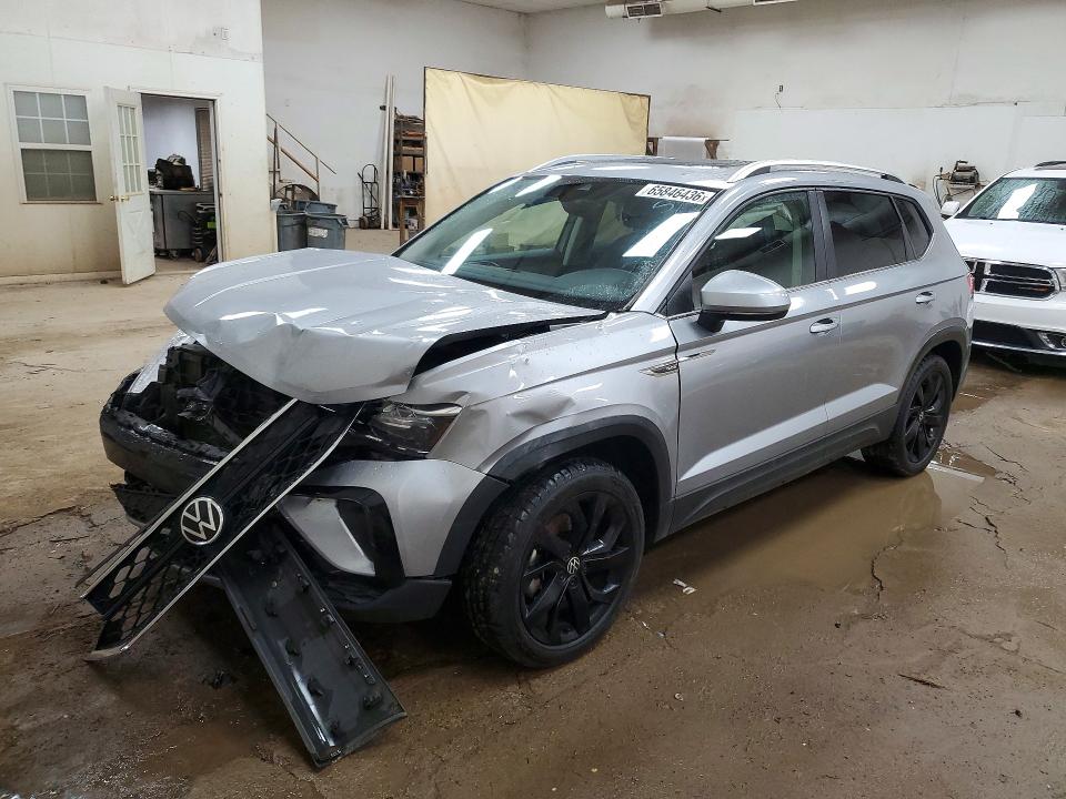 65846436 :رقم المزاد ، 3VVPX7B27NM068691 vin ، 2022 Volkswagen Taos مزاد بيع