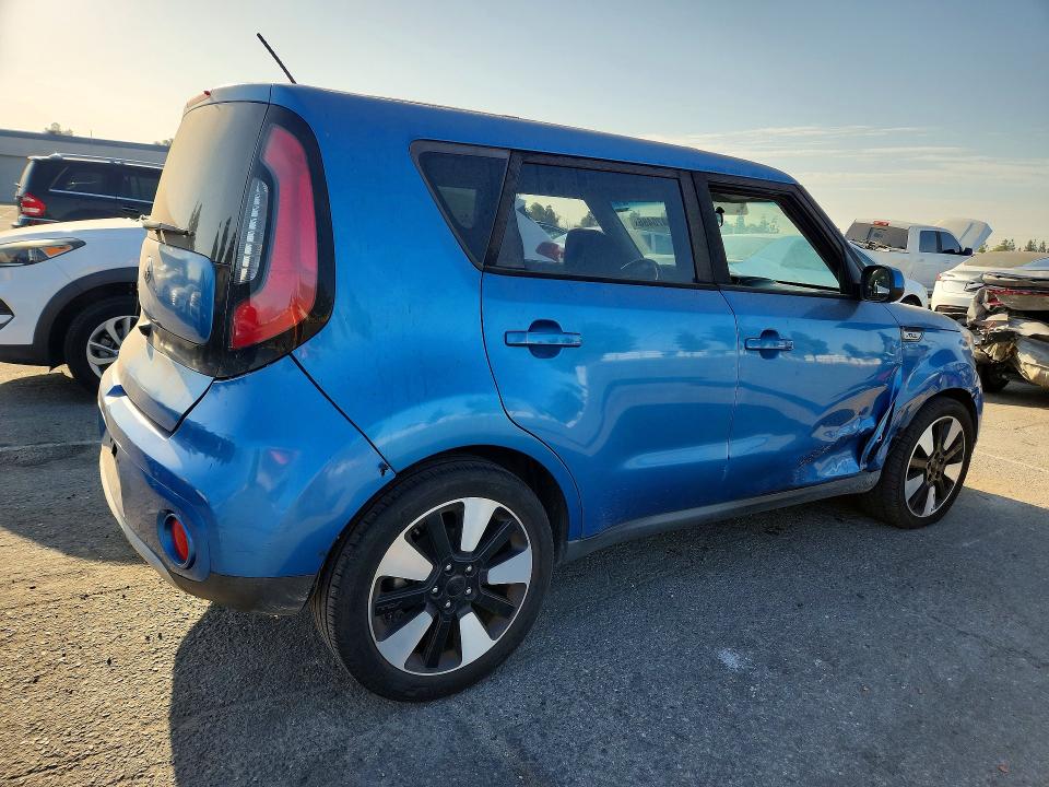 2017 Kia Soul მანქანა იყიდება აუქციონზე, vin: KNDJP3A55H7460270, აუქციონის ნომერი: 64470486