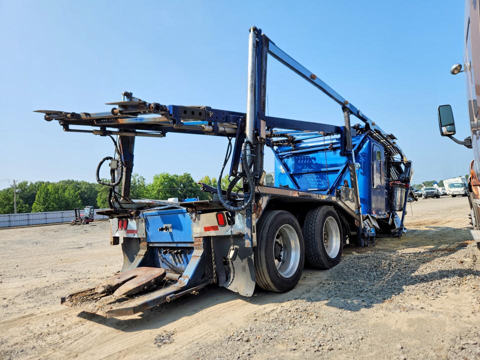 70615486 :رقم المزاد ، 1FVNDXYB9YLG65344 vin ، 2000 Freightliner Conventional مزاد بيع