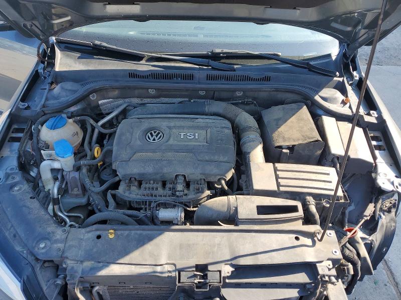 66231606 :رقم المزاد ، 3VWL17AJ2HM333770 vin ، 2017 Volkswagen Jetta مزاد بيع