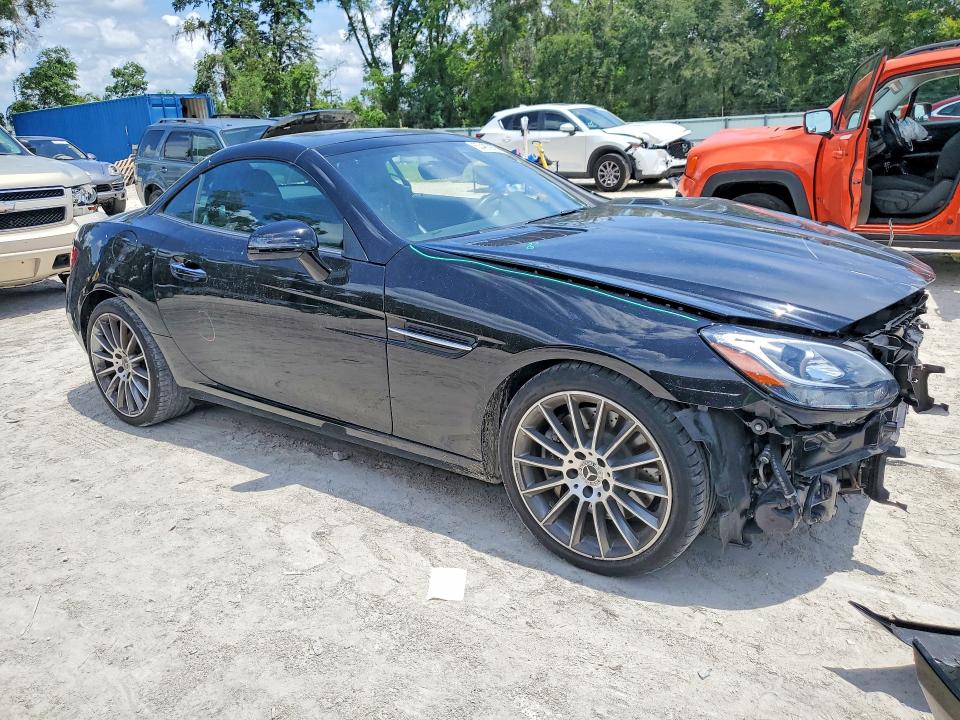 63483976 :رقم المزاد ، W1KPK3JA1LF170781 vin ، 2020 Mercedes-benz Slc مزاد بيع