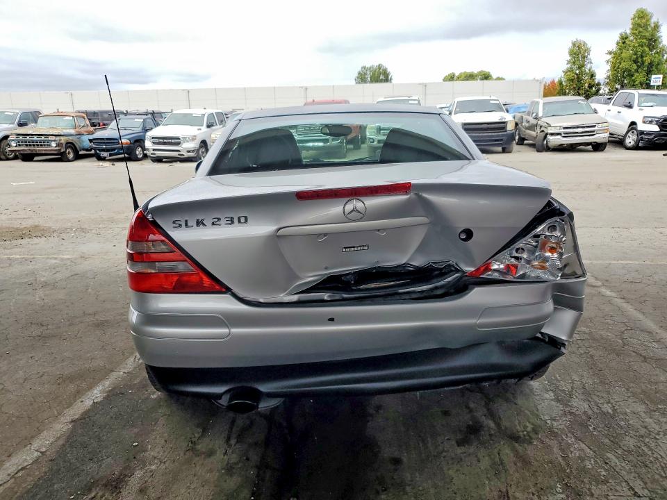 64678476 :رقم المزاد ، WDBKK47F0XF125705 vin ، 1999 Mercedes-benz Slk مزاد بيع