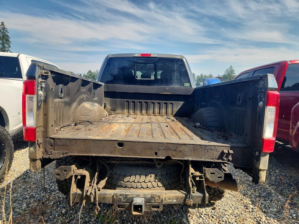 64667816 :رقم المزاد ، 1FT8W3BT7JEC80336 vin ، 2018 Ford F350 مزاد بيع