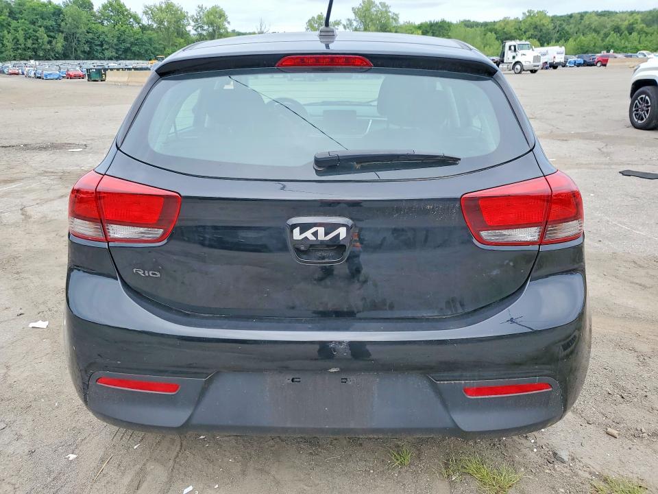 64102796 :رقم المزاد ، 3KPA25ADXNE506088 vin ، 2022 Kia Rio مزاد بيع