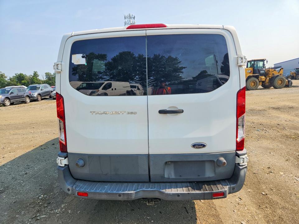 64675136 :رقم المزاد ، 1FBZX2ZM2FKB10750 vin ، 2015 Ford Transit مزاد بيع