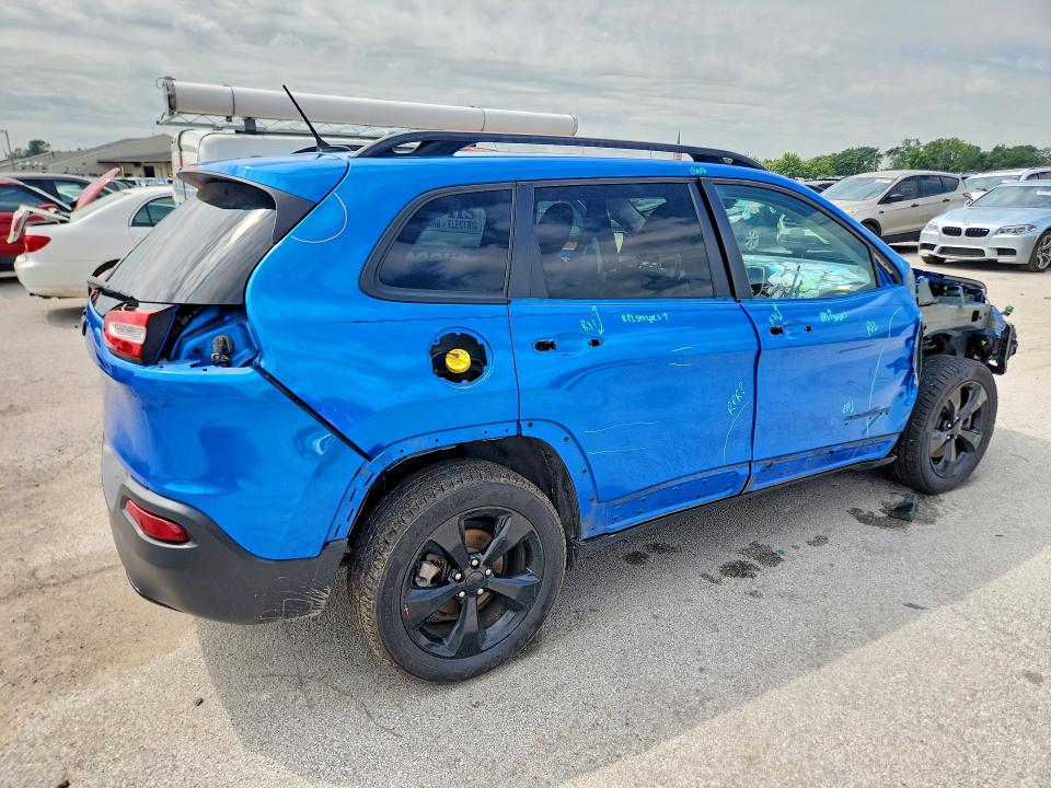 64559786 :رقم المزاد ، 1C4PJLCB0JD590267 vin ، 2018 Jeep Cherokee مزاد بيع