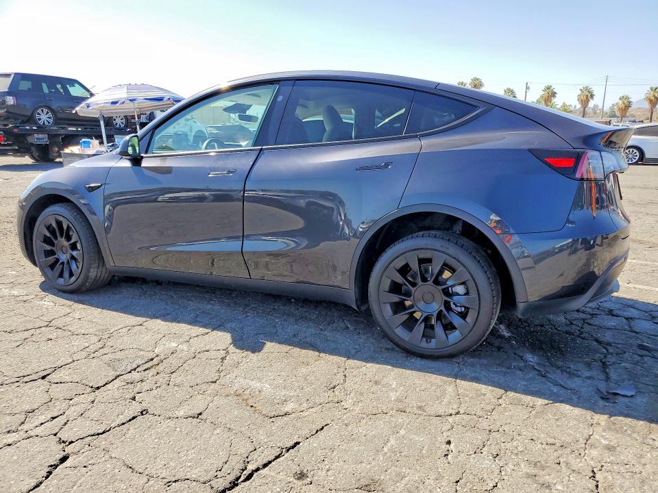 Продажа на аукционе авто 2024 Tesla Model Y, vin: 7SAYGDEE2RF082552, номер лота: 63915726