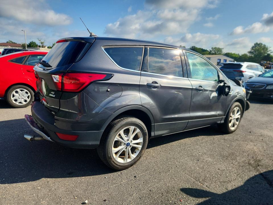 63842536 :رقم المزاد ، 1FMCU9GD2KUA10079 vin ، 2019 Ford Escape مزاد بيع