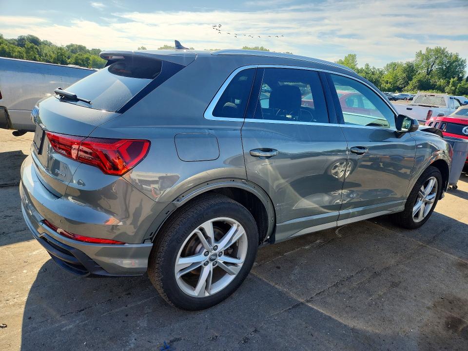 Продажа на аукционе авто 2020 Audi Q3, vin: WA1DECF33L1056643, номер лота: 63683446