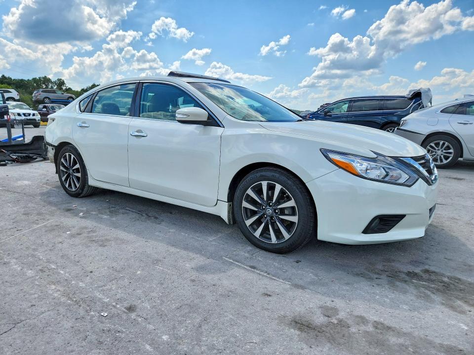 Продажа на аукционе авто 2017 Nissan Altima, vin: 1N4AL3AP9HC222352, номер лота: 66319376