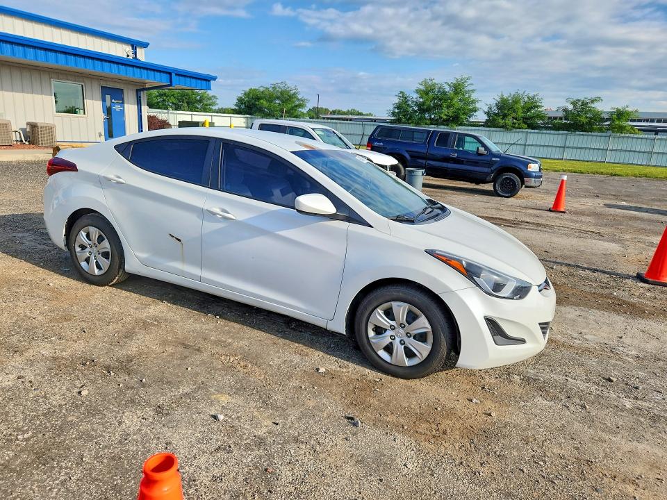Продажа на аукционе авто 2016 Hyundai Elantra, vin: 5NPDH4AE3GH739291, номер лота: 63940556