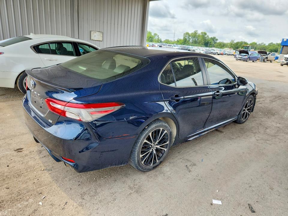 2018 Toyota Camry მანქანა იყიდება აუქციონზე, vin: JTNB11HK9J3027033, აუქციონის ნომერი: 64536536