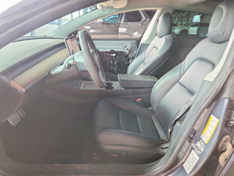 65924936 :رقم المزاد ، 5YJ3E1EC8NF113663 vin ، 2022 Tesla Model 3 مزاد بيع