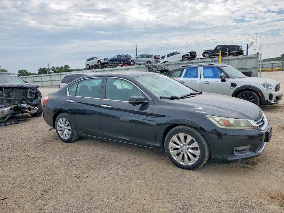 64739286 :رقم المزاد ، 1HGCR2F82FA262621 vin ، 2015 Honda Accord مزاد بيع