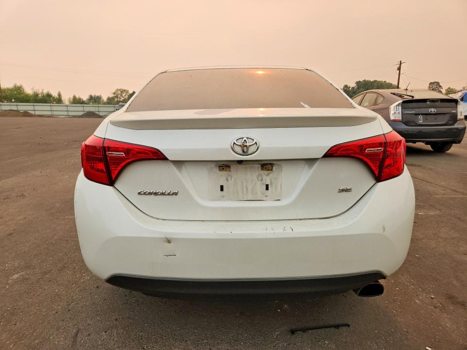 62481756 :رقم المزاد ، 5YFBURHE3HP613359 vin ، 2017 Toyota Corolla مزاد بيع