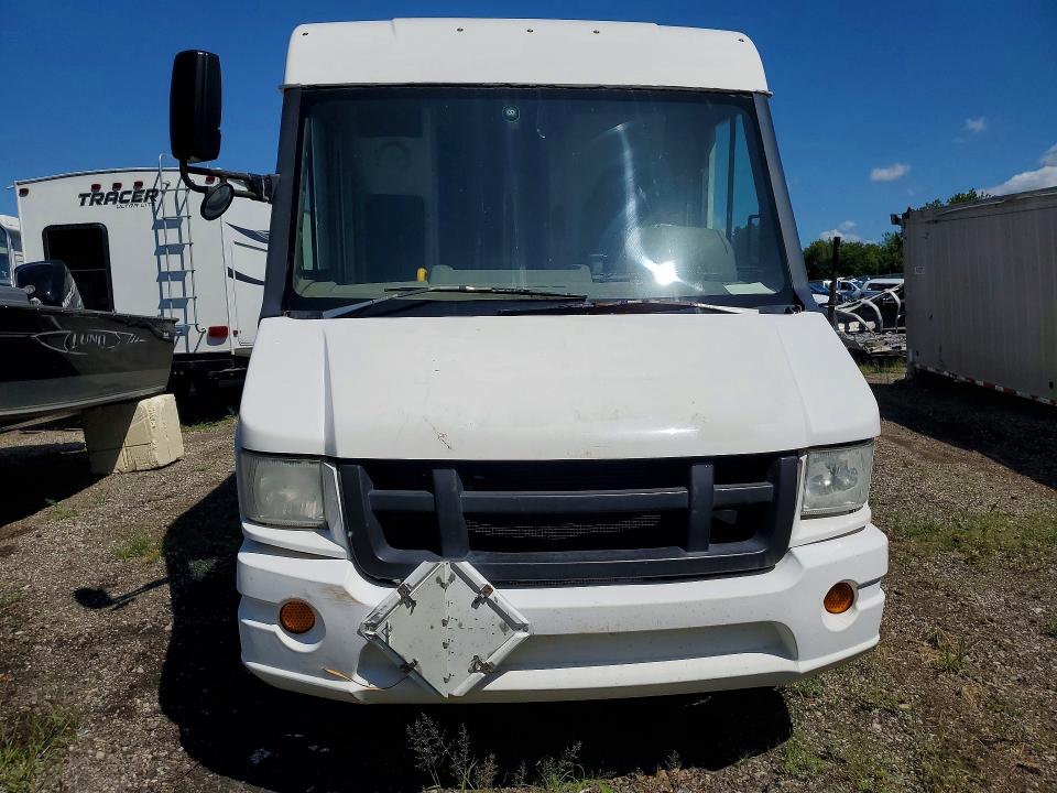 2013 Isuzu Npr მანქანა იყიდება აუქციონზე, vin: JALB4T170D7W01673, აუქციონის ნომერი: 63216976