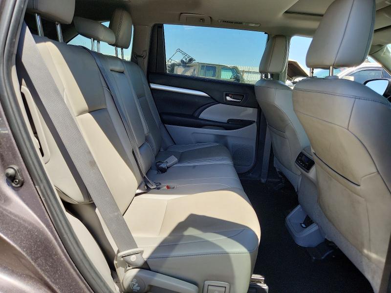 Продажа на аукционе авто 2019 Toyota Highlander, vin: 5TDKZRFH8KS315323, номер лота: 63935156