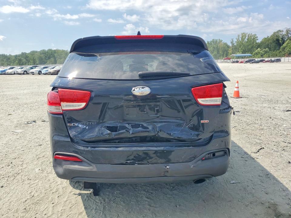 65410656 :رقم المزاد ، 5XYPG4A33JG361888 vin ، 2018 Kia Sorento مزاد بيع