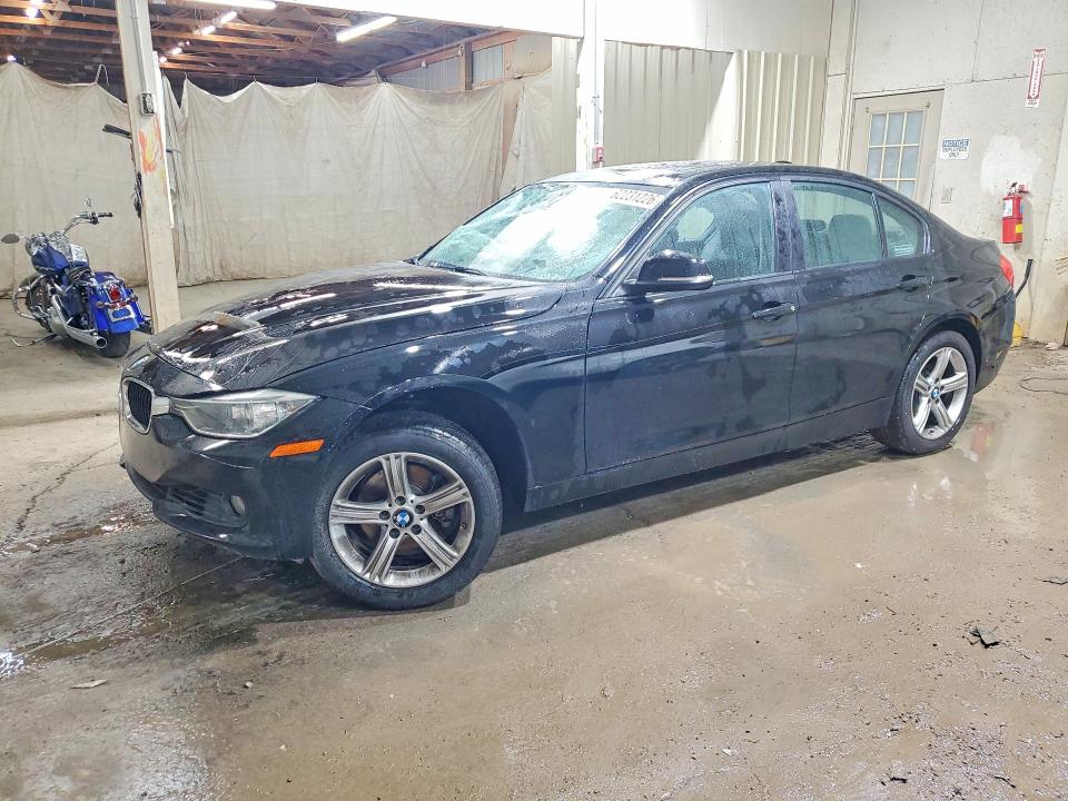 62231226 :رقم المزاد ، WBA3C1C59EK116145 vin ، 2014 Bmw 328 مزاد بيع
