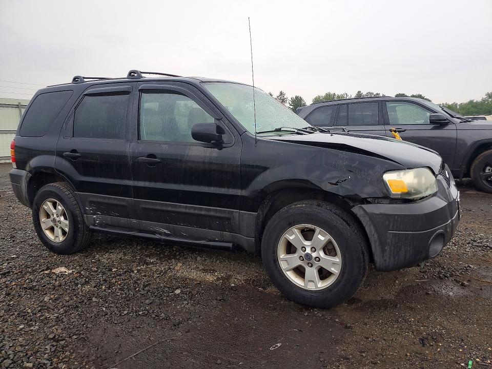 2005 Ford Escape მანქანა იყიდება აუქციონზე, vin: 1FMYU93165KA55785, აუქციონის ნომერი: 64699326