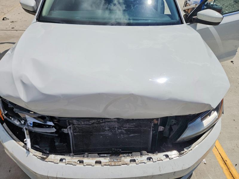 66254256 :رقم المزاد ، 3VW167AJ5HM330337 vin ، 2017 Volkswagen Jetta مزاد بيع