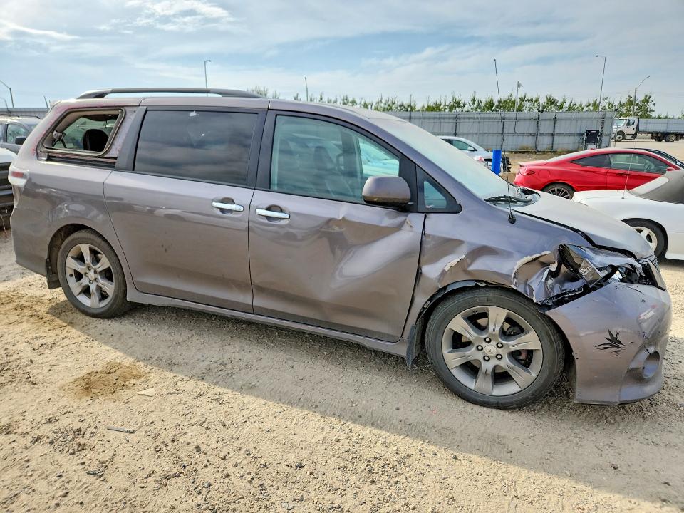 66278986 :رقم المزاد ، 5TDXK3DC6ES471590 vin ، 2014 Toyota Sienna مزاد بيع