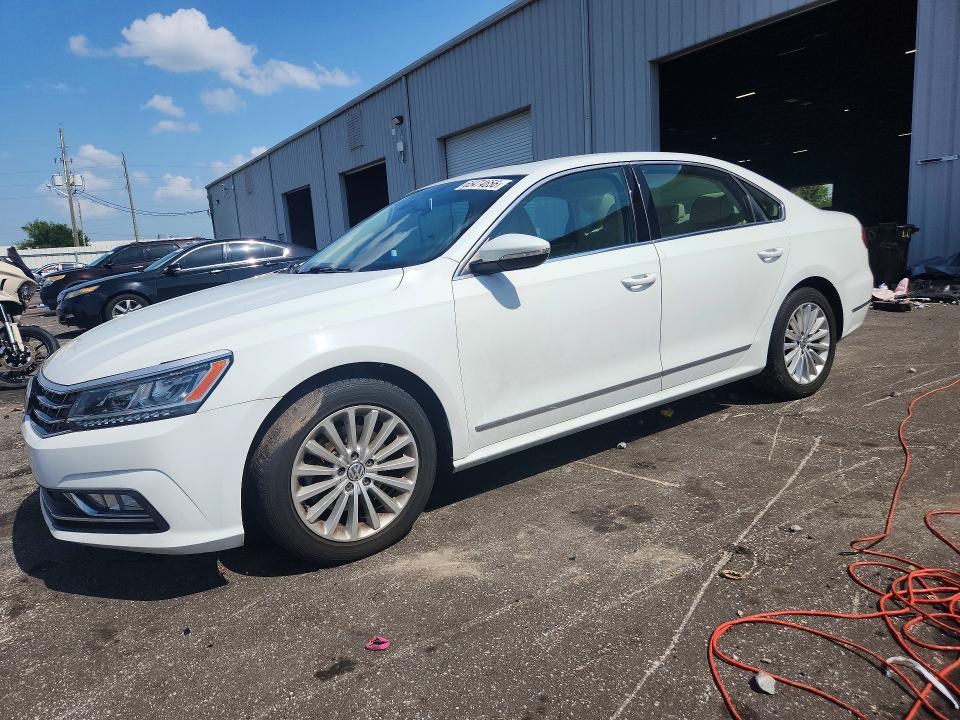 2016 Volkswagen Passat მანქანა იყიდება აუქციონზე, vin: 1VWBS7A30GC053453, აუქციონის ნომერი: 65474656
