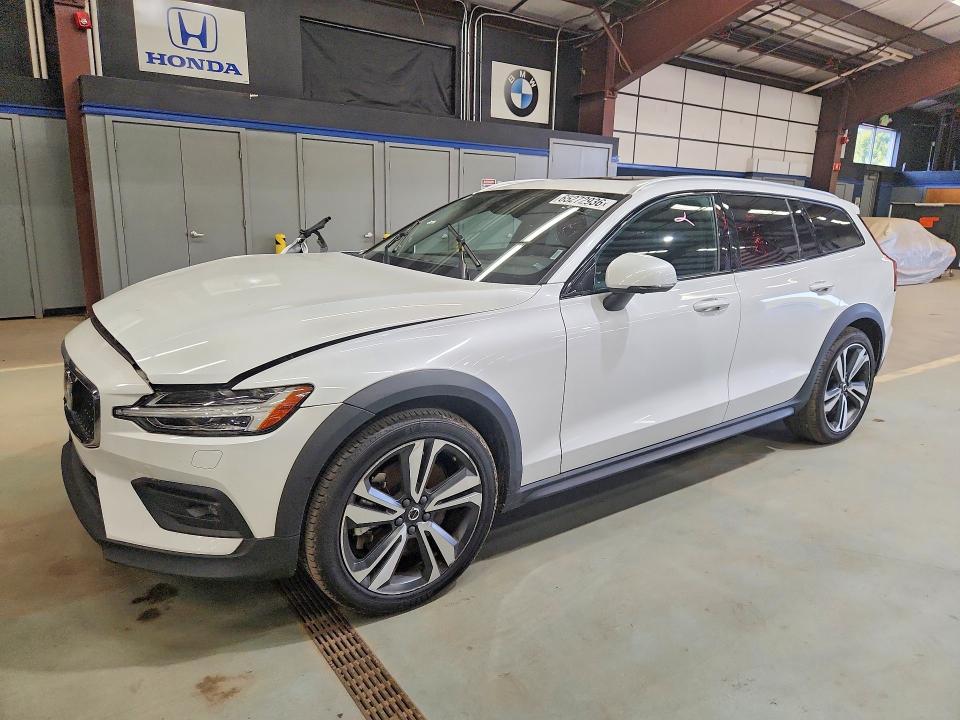 Aukcja sprzedaży 2025 Volvo V60 Cross Country, vin: YV4L12WKXS2146229, numer aukcji: 65272936