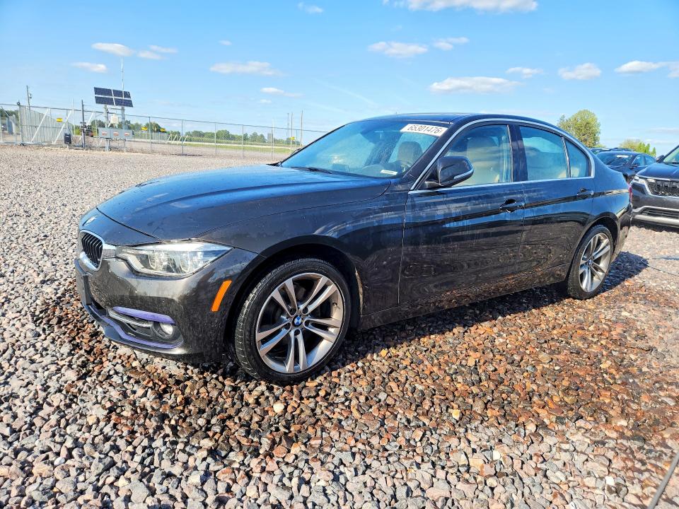 65301476 :رقم المزاد ، WBA8D9G51JNU71363 vin ، 2018 Bmw 330 مزاد بيع