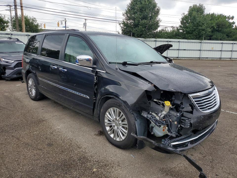 65529486 :رقم المزاد ، 2C4RC1CG7FR629413 vin ، 2015 Chrysler Town & Country مزاد بيع