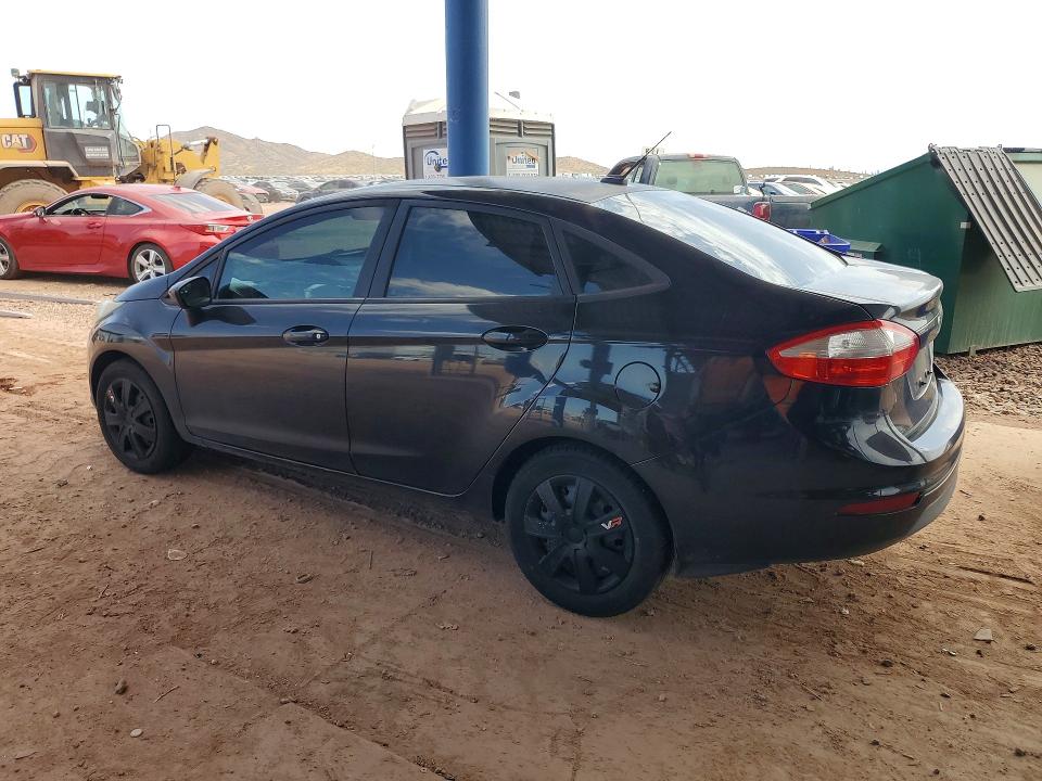 63477156 :رقم المزاد ، 3FADP4AJ4FM161992 vin ، 2015 Ford Fiesta مزاد بيع