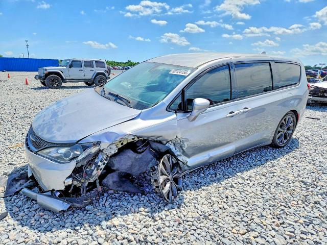2020 Chrysler Pacifica მანქანა იყიდება აუქციონზე, vin: 2C4RC1FG8LR120079, აუქციონის ნომერი: 64120086