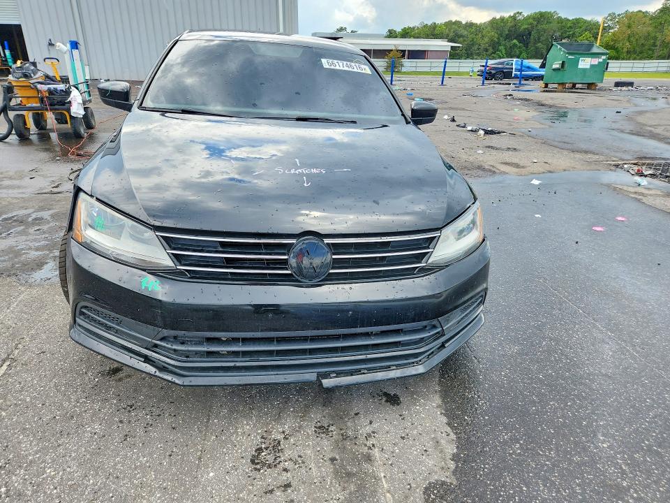 66174616 :رقم المزاد ، 3VW2B7AJXHM327451 vin ، 2017 Volkswagen Jetta مزاد بيع