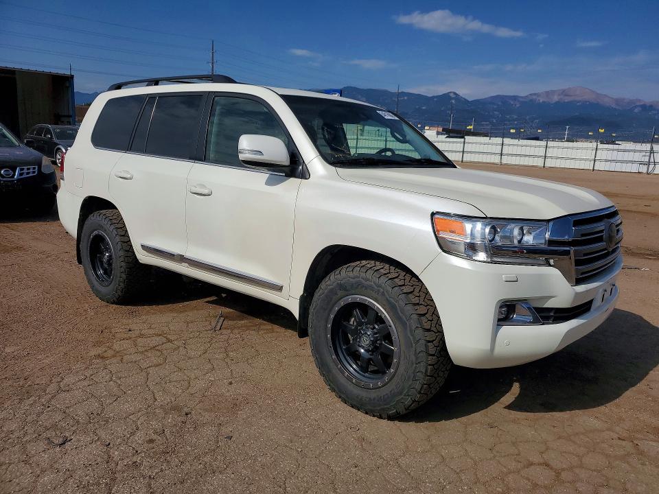 64816006 :رقم المزاد ، JTMCY7AJ6J4065998 vin ، 2018 Toyota Land Cruiser مزاد بيع