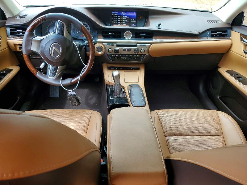 63806346 :رقم المزاد ، 58ABK1GG0HU046030 vin ، 2017 Lexus Es مزاد بيع