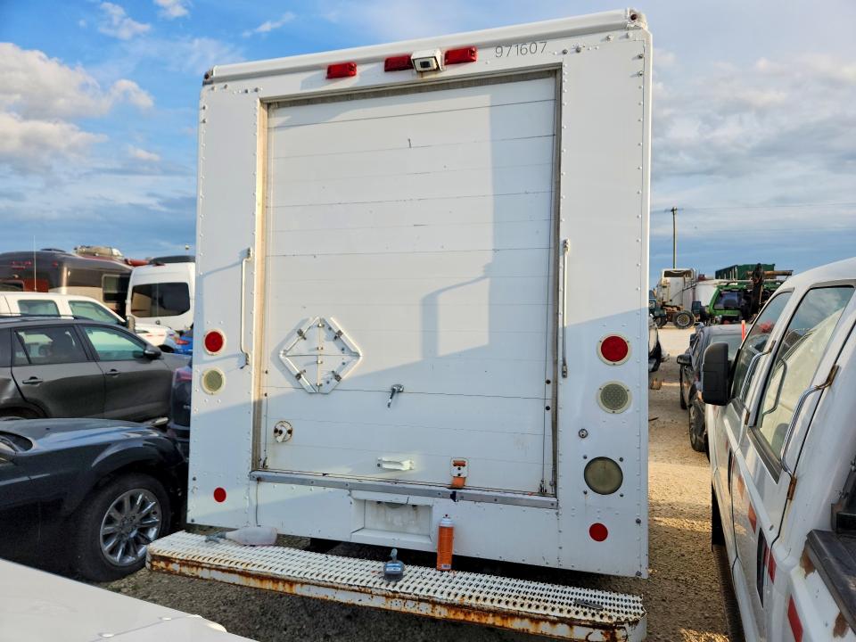 53751796 :رقم المزاد ، 4UZAANDU59CAF1883 vin ، 2009 Freightliner Chassis مزاد بيع