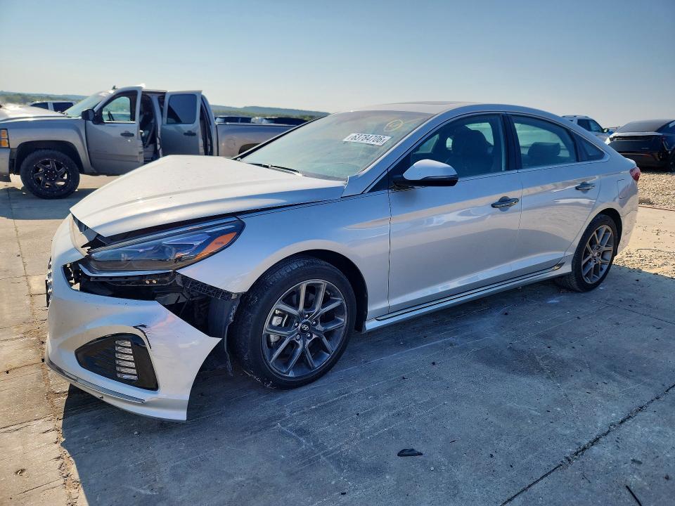 2018 Hyundai Sonata მანქანა იყიდება აუქციონზე, vin: 5NPE34ABXJH637566, აუქციონის ნომერი: 63784706