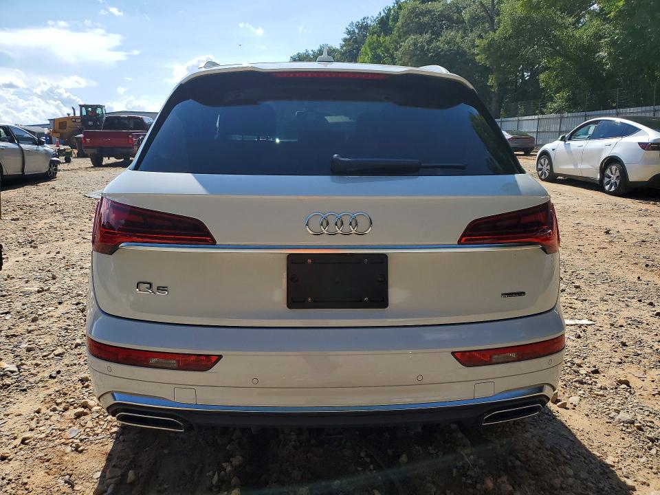 64242256 :رقم المزاد ، WA1EAAFYXP2165990 vin ، 2023 Audi Q5 مزاد بيع