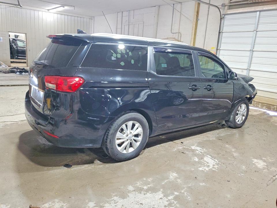 63656356 :رقم المزاد ، KNDMB5C17H6336220 vin ، 2017 Kia Sedona مزاد بيع