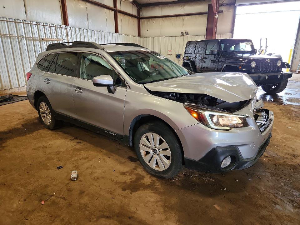 63734136 :رقم المزاد ، 4S4BSACC1J3379410 vin ، 2018 Subaru Outback مزاد بيع