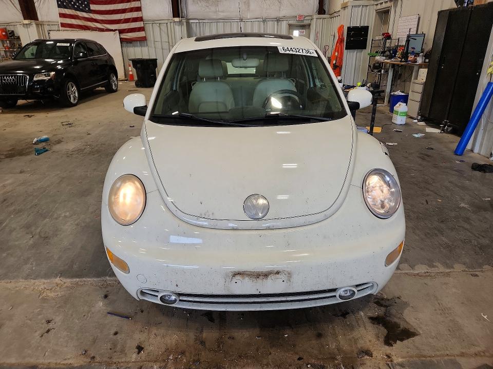 64432736 :رقم المزاد ، 3VWCK31CX5M408945 vin ، 2005 Volkswagen New Beetle مزاد بيع