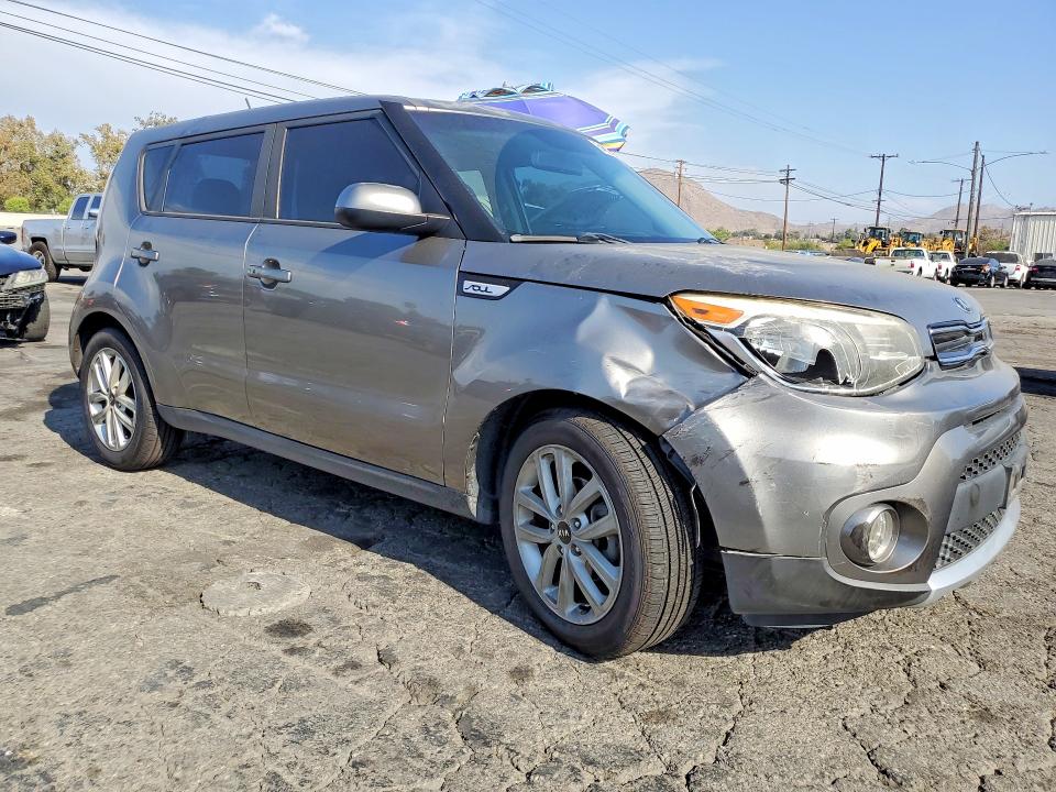 64827286 :رقم المزاد ، KNDJP3A57J7565513 vin ، 2018 Kia Soul مزاد بيع