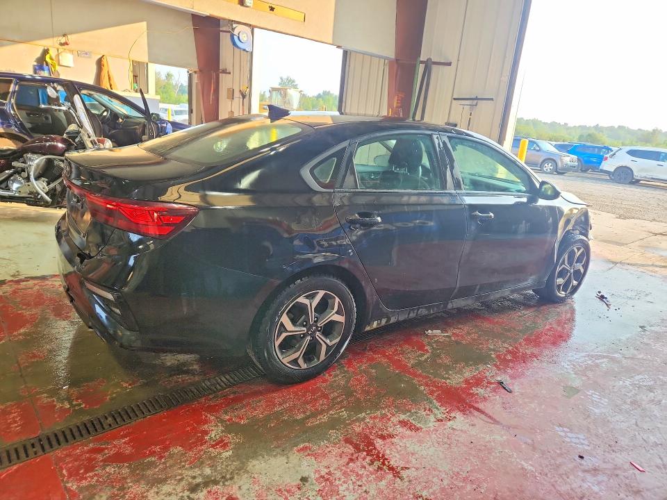 2020 Kia Forte მანქანა იყიდება აუქციონზე, vin: 3KPF24AD2LE205196, აუქციონის ნომერი: 64406846