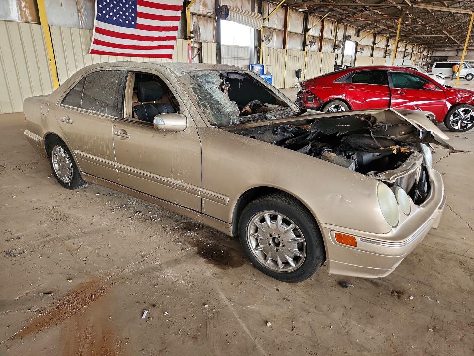 63598356 :رقم المزاد ، WDBJF65J6YB126837 vin ، 2000 Mercedes-benz E مزاد بيع