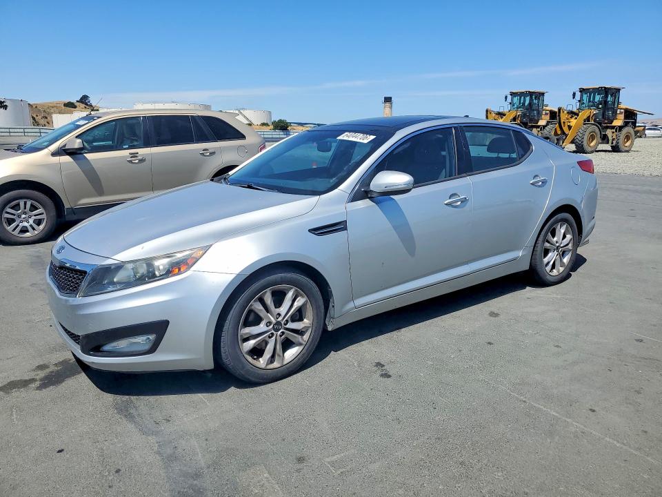64044706 :رقم المزاد ، KNAGN4A76B5171731 vin ، 2011 Kia Optima مزاد بيع