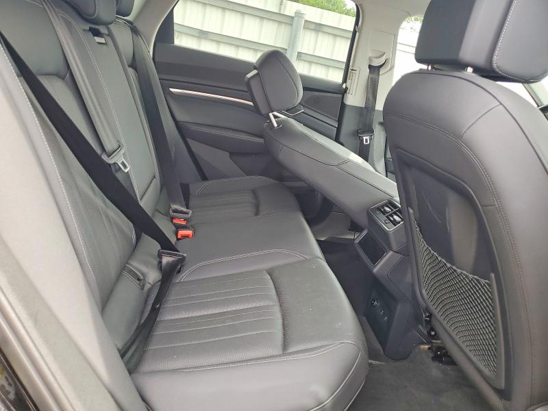 61680126 :رقم المزاد ، WA12AAGE7NB032706 vin ، 2022 Audi E-tron مزاد بيع